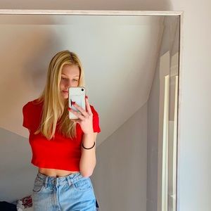 cropped red tee